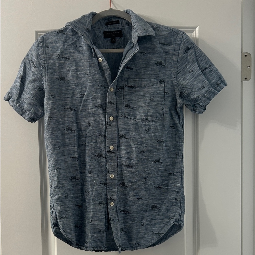 Banana Republic Men's Casual Blue Button Down Shirt